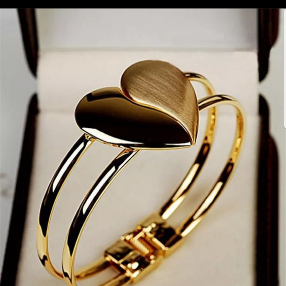 New Heart bangle bracelet cuff - Picture 7 of 8